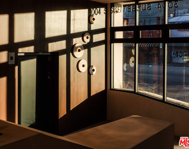 3004 W Sunset Boulevard - Photo Thumbnail 14