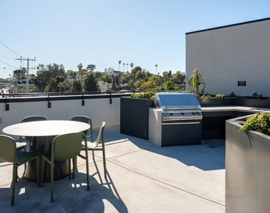 3004 W Sunset Boulevard - Photo Thumbnail 24