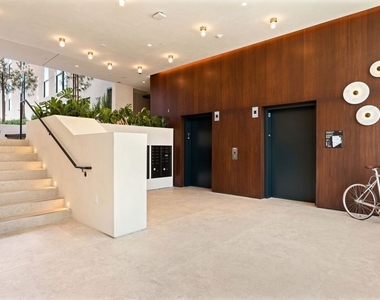3004 W Sunset Boulevard - Photo Thumbnail 2