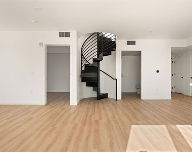 3004 W Sunset Boulevard - Photo Thumbnail 19