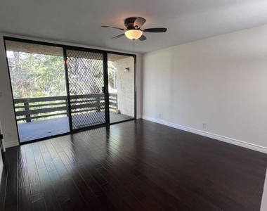 21900 Marylee Street - Photo Thumbnail 7