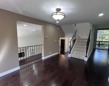 21900 Marylee Street - Photo Thumbnail 9