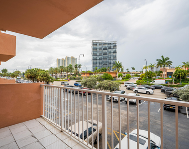 2200 E Hallandale Beach Boulevard - Photo Thumbnail 10