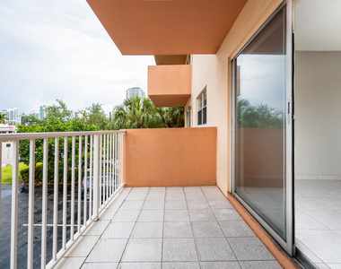 2200 E Hallandale Beach Boulevard - Photo Thumbnail 11