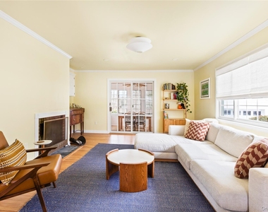 11 Bieselin Road - Photo Thumbnail 2