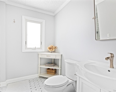 11 Bieselin Road - Photo Thumbnail 7