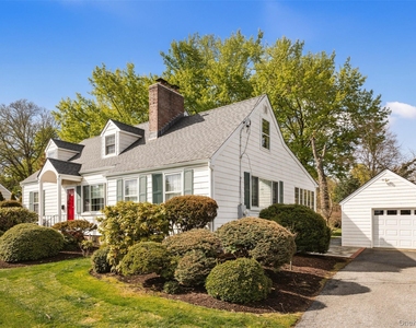 11 Bieselin Road - Photo Thumbnail 1