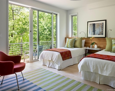 425 Lake Drive - Photo Thumbnail 10