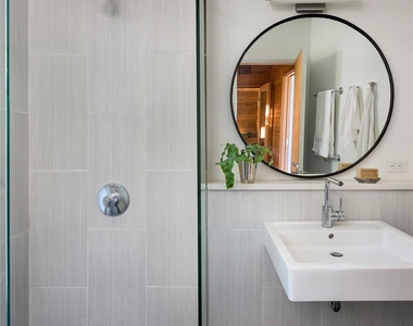 425 Lake Drive - Photo Thumbnail 12