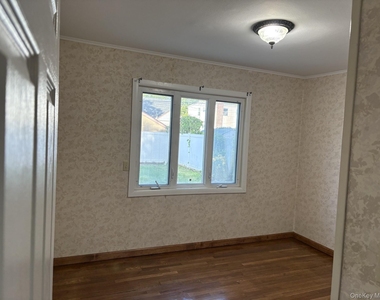 8111 261st Street - Photo Thumbnail 7