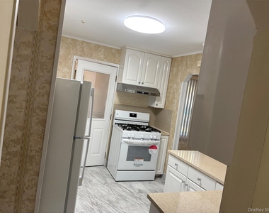 8111 261st Street - Photo Thumbnail 4