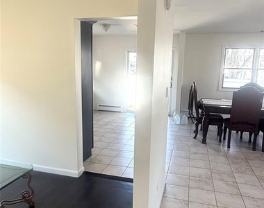 1318 Post Avenue - Photo Thumbnail 3