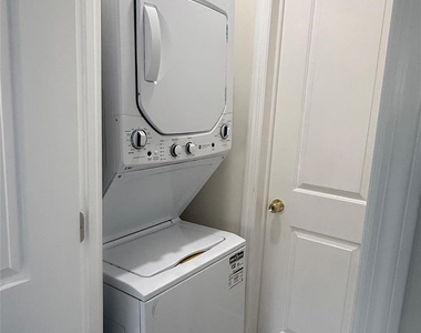 1318 Post Avenue - Photo Thumbnail 18