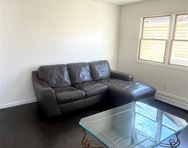 1318 Post Avenue - Photo Thumbnail 5