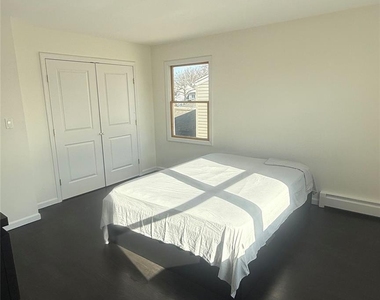 1318 Post Avenue - Photo Thumbnail 13
