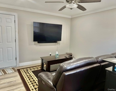 107 Fairview Avenue - Photo Thumbnail 3