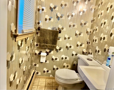 107 Fairview Avenue - Photo Thumbnail 5