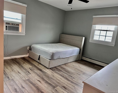 107 Fairview Avenue - Photo Thumbnail 16