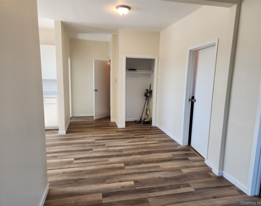 49 Roger Avenue - Photo Thumbnail 6