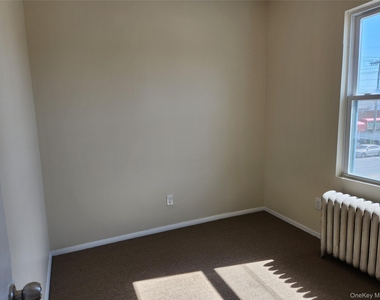 49 Roger Avenue - Photo Thumbnail 4
