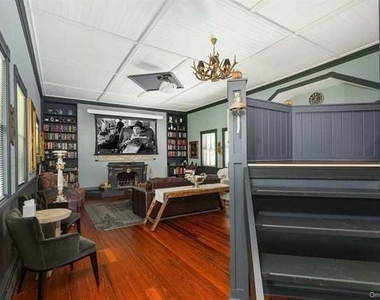 11 Old Depot Way - Photo Thumbnail 6