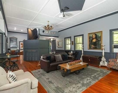 11 Old Depot Way - Photo Thumbnail 5
