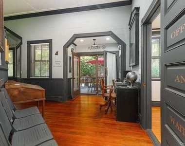 11 Old Depot Way - Photo Thumbnail 7