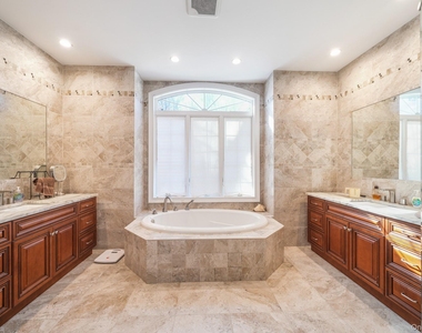 13 White Birch Drive - Photo Thumbnail 6