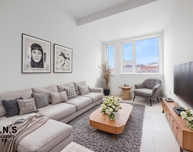 531 W 159th Street - Photo Thumbnail 8