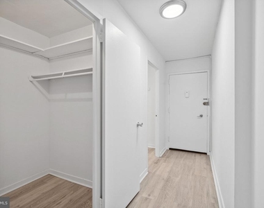 224 W Rittenhouse Square - Photo Thumbnail 10