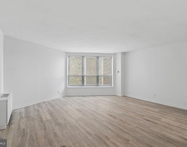 224 W Rittenhouse Square - Photo Thumbnail 1
