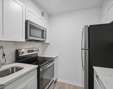 224 W Rittenhouse Square - Photo Thumbnail 6