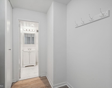 224 W Rittenhouse Square - Photo Thumbnail 13