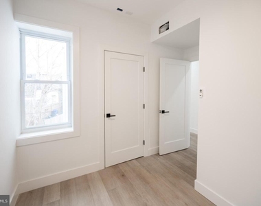 1838 S 23rd Street - Photo Thumbnail 10