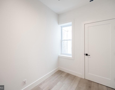 1838 S 23rd Street - Photo Thumbnail 9