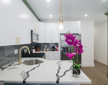 3127 Richmond Street - Photo Thumbnail 4