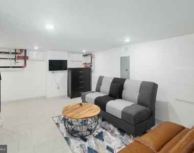 3127 Richmond Street - Photo Thumbnail 11