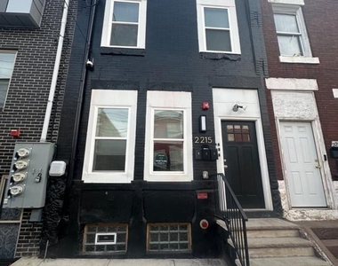 2215 N 10th Street - Photo Thumbnail 8
