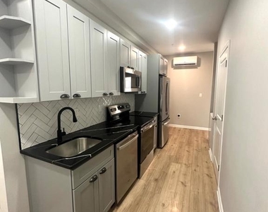2215 N 10th Street - Photo Thumbnail 2