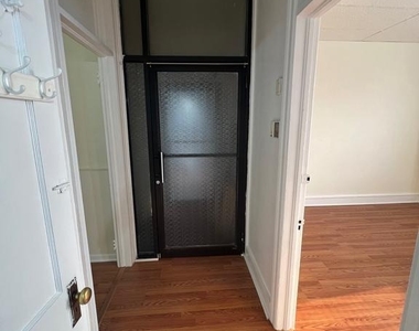 7979 Oxford Avenue - Photo Thumbnail 2