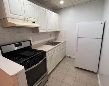 7979 Oxford Avenue - Photo Thumbnail 6