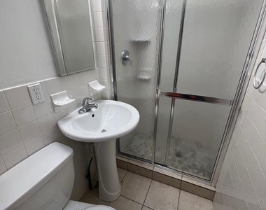 7979 Oxford Avenue - Photo Thumbnail 9