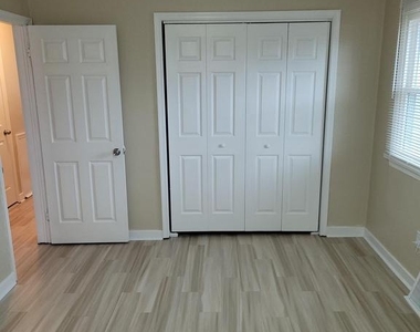 1331 Astor Street - Photo Thumbnail 26