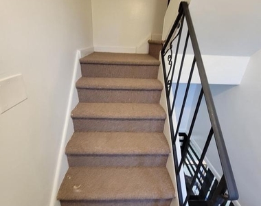 1331 Astor Street - Photo Thumbnail 9