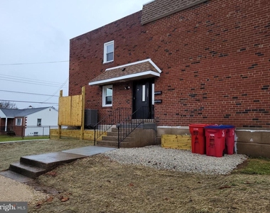 1331 Astor Street - Photo Thumbnail 6