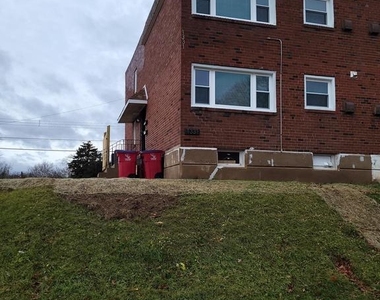 1331 Astor Street - Photo Thumbnail 2