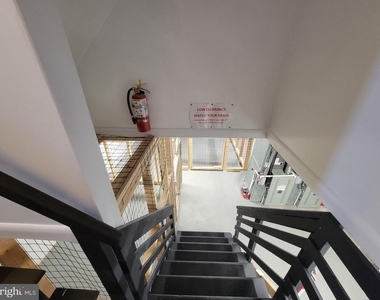 1331 Astor Street - Photo Thumbnail 30