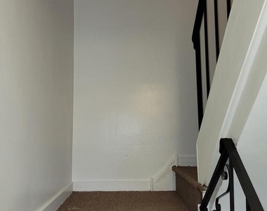 1331 Astor Street - Photo Thumbnail 10