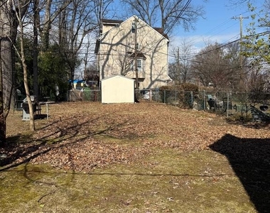 637 Hamilton Street - Photo Thumbnail 9