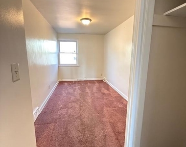 637 Hamilton Street - Photo Thumbnail 6